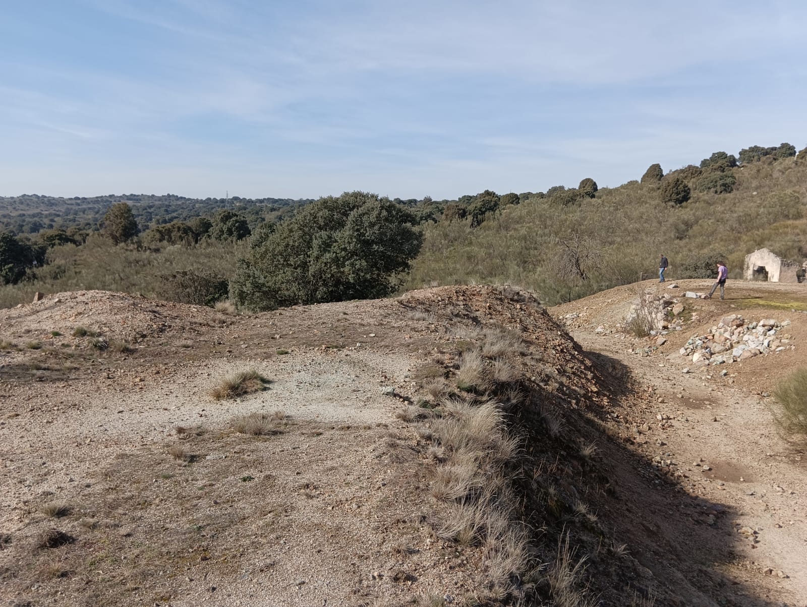 Proyecto CRATER: “Caracterización radiológica de terrenos afectados por radionucleidos naturales mediante espectrometría gamma in situ”